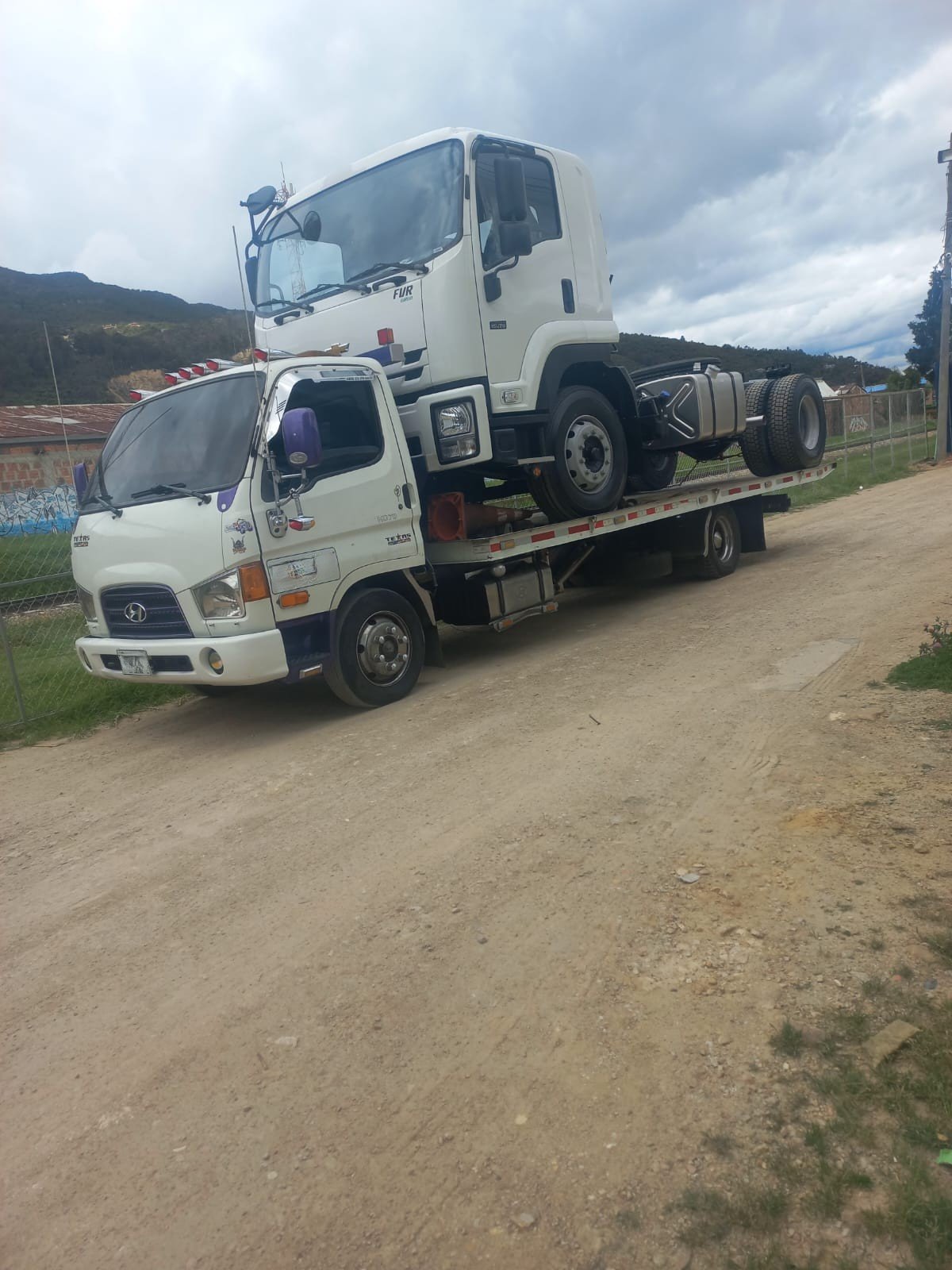 Transporte de camión pesado sobre plataforma